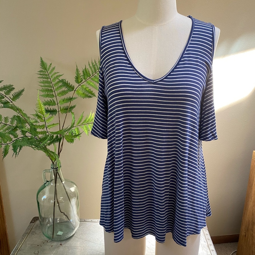 Bobeau short sleeve cold shoulder top